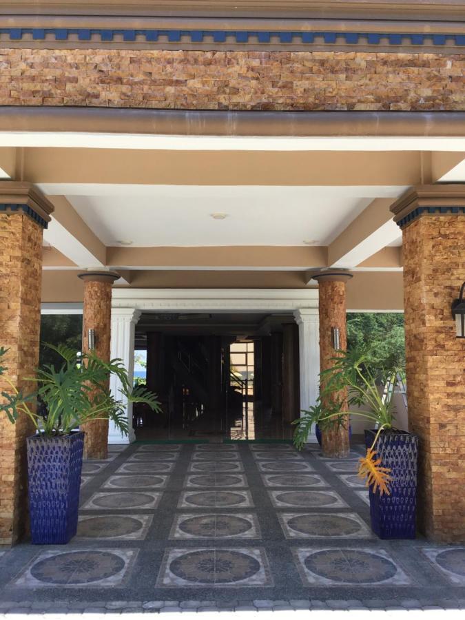 Em Royalle Hotel & Beach Resort San Juan  Exterior foto