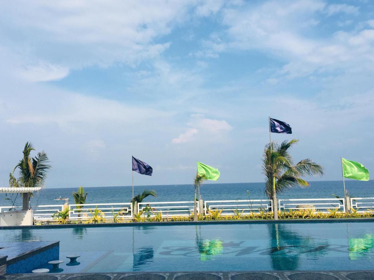 Em Royalle Hotel & Beach Resort San Juan  Exterior foto