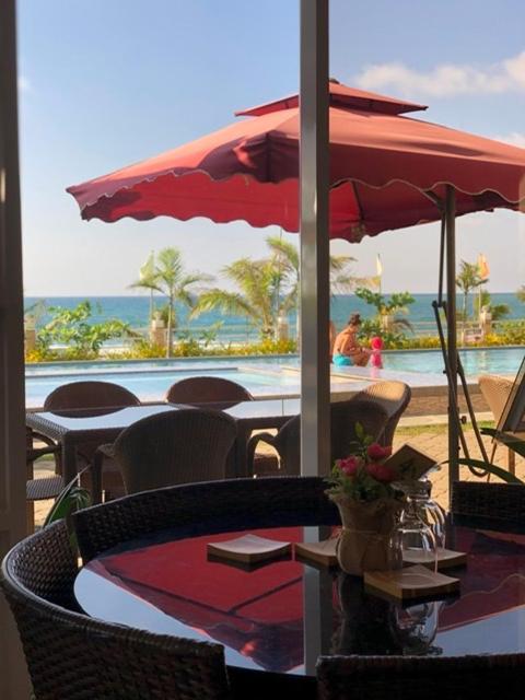 Em Royalle Hotel & Beach Resort San Juan  Exterior foto